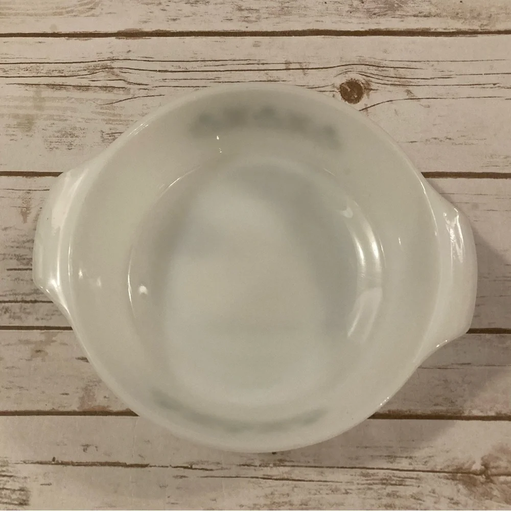 Vintage Anchor Hocking Fire King 1.5 Quart Casserole Dish Meadow Green Pattern